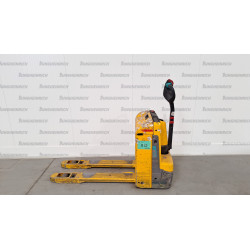 Transpalet electric pietonal Jungheinrich EJE 114 li-ion, capacitate de încărcare 1400 kg