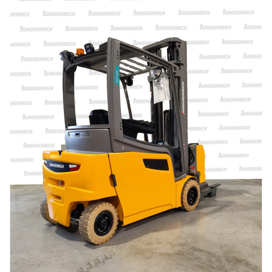 Electrostivuitor Jungheinrich EFG 320, capacitate 2000 kg, înălțime de ridicare 5500 mm