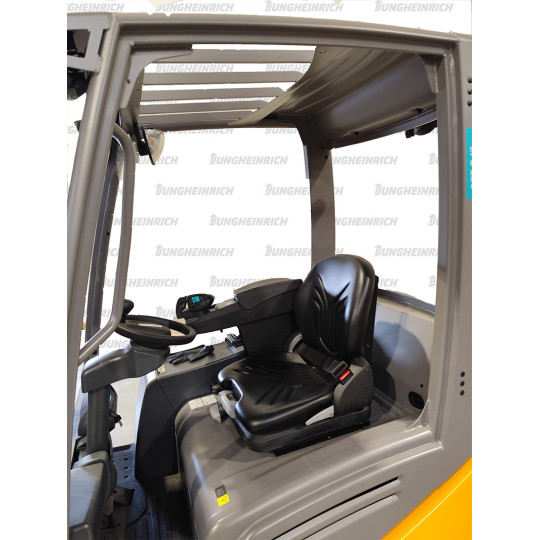 Electrostivuitor Jungheinrich EFG 320, capacitate 2000 kg, înălțime de ridicare 5500 mm