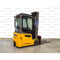 Electrostivuitor Jungheinrich EFG 213, capacitate 1300 kg, înălțime de ridicare 5500 mm