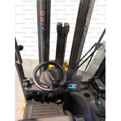 Electrostivuitor Jungheinrich EFG 215, capacitate 1500 kg, înălțime de ridicare 6000 mm