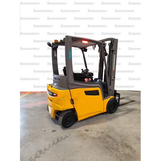 Electrostivuitor Jungheinrich EFG 318k, capacitate 1800 kg, înălțime de ridicare 3300 mm