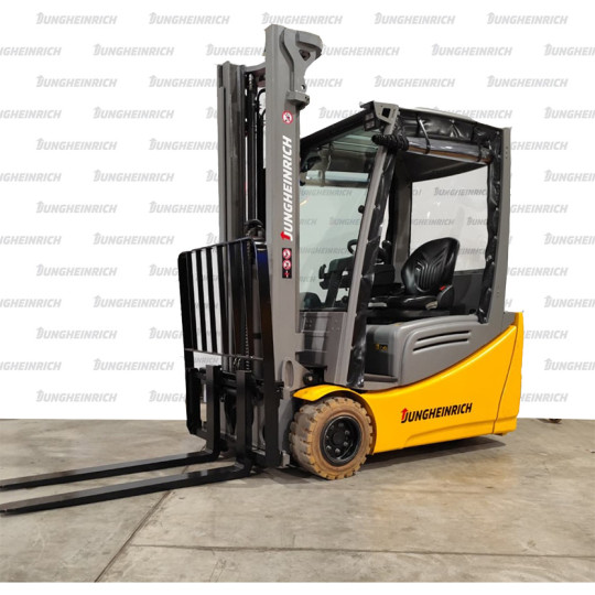 Used electric counterbalance truck - Jungheinrich EFG 220