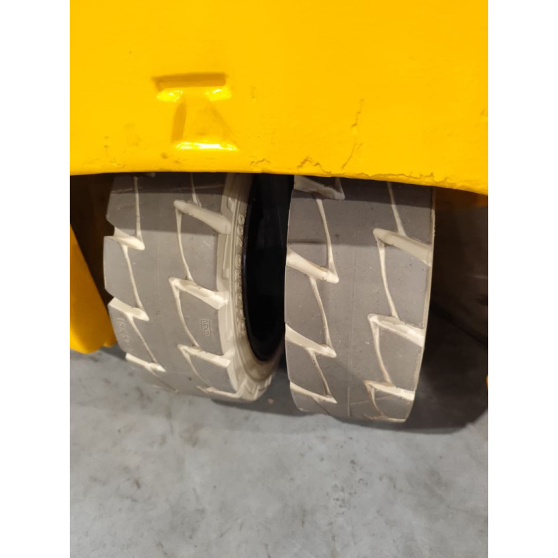 Used electric counterbalance truck - Jungheinrich EFG 220