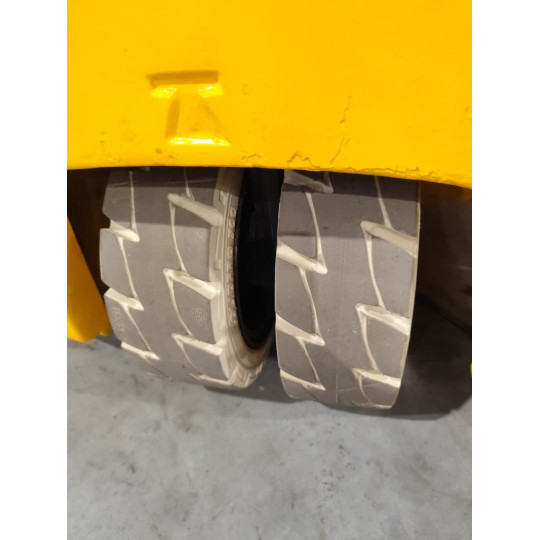 Used electric counterbalance truck - Jungheinrich EFG 220