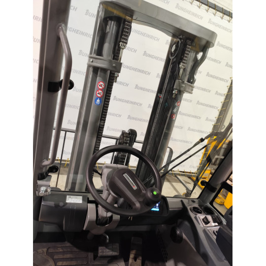 Refurbished electric counterbalance truck - Jungheinrich EFG 425k