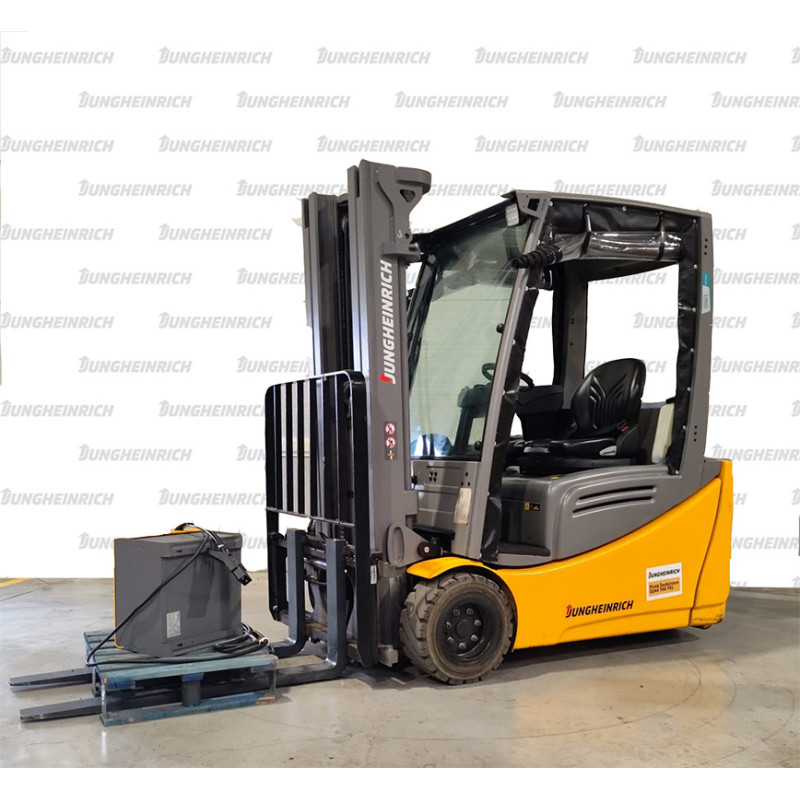 Electrostivuitor Jungheinrich EFG 220, capacitate 2000 kg, înălțime de ridicare 4400 mm