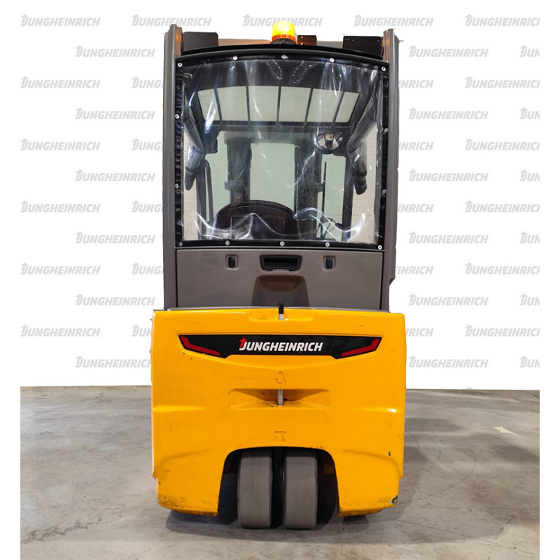 Electrostivuitor Jungheinrich EFG 220, capacitate 2000 kg, înălțime de ridicare 4400 mm