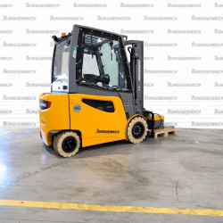 Electrostivuitor Jungheinrich EFG 430k, capacitate 3000 kg, înălțime de ridicare 3100 mm