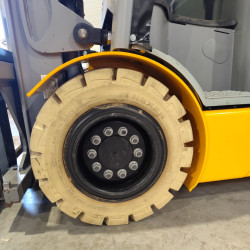 Electrostivuitor Jungheinrich EFG 430k, capacitate 3000 kg, înălțime de ridicare 3100 mm