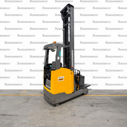 Stivuitor electric Jungheinrich ETV 216, capacitate 1600 kg, catarg triplex, înălțime ridicare 10700 mm