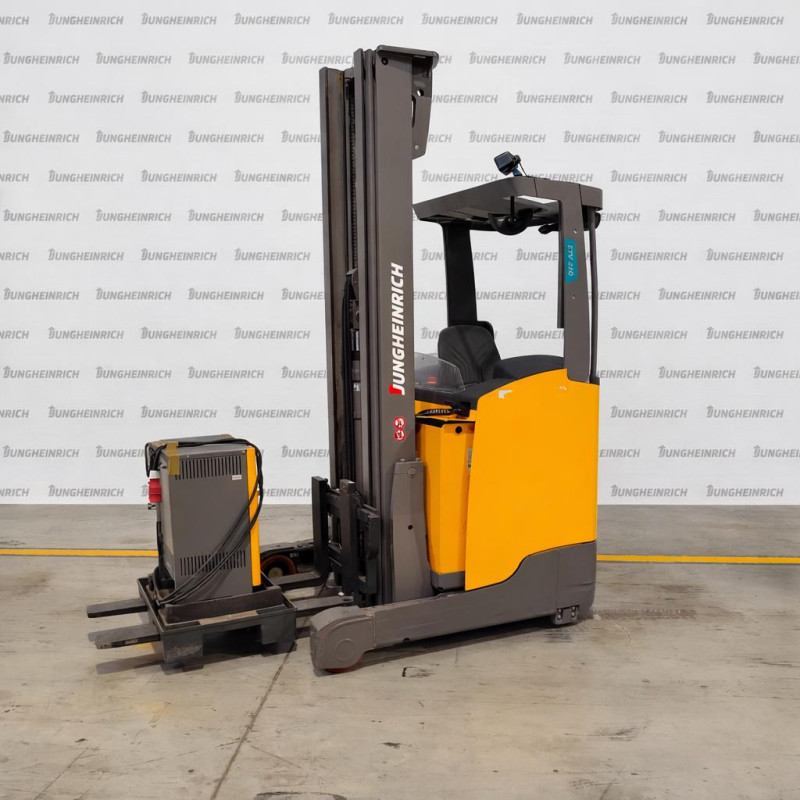 Reach truck Jungheinrich ETV 210, capacity 1000 kg, lift height 6500 mm