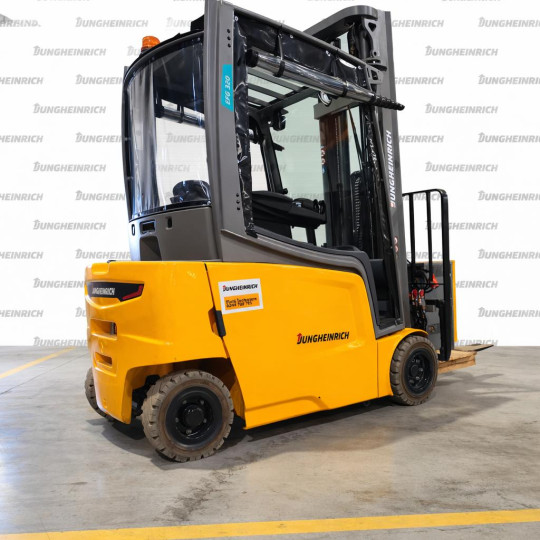 Electrostivuitor Jungheinrich EFG 320, capacitate 2000 kg, înălțime de ridicare 5500 mm