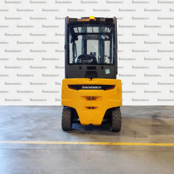 Electrostivuitor Jungheinrich EFG 320, capacitate 2000 kg, înălțime de ridicare 5500 mm