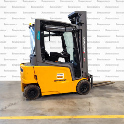 Electrostivuitor Jungheinrich EFG 320, capacitate 2000 kg, înălțime de ridicare 5500 mm