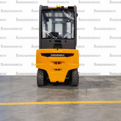 Electrostivuitor Jungheinrich EFG 320, capacitate 2000 kg, înălțime de ridicare 5500 mm