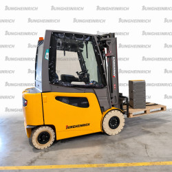 Electrostivuitor Jungheinrich EFG 425k, capacitate de ridicare 2500 kg, înălțime de ridicare 3100 mm