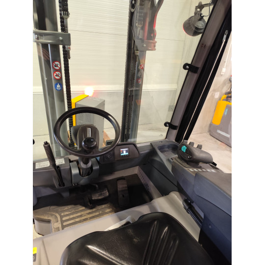 Electrostivuitor Jungheinrich EFG 425k, capacitate de ridicare 2500 kg, înălțime de ridicare 3100 mm
