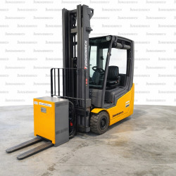Used electric counterbalance truck - Jungheinrich EFG 220
