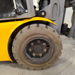 Used electric counterbalance truck - Jungheinrich EFG 220
