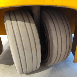 Electrostivuitor Jungheinrich EFG 220, capacitate 2000 kg, înălțime de ridicare 4400 mm