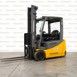 Used electric counterbalance truck - Jungheinrich EFG 220