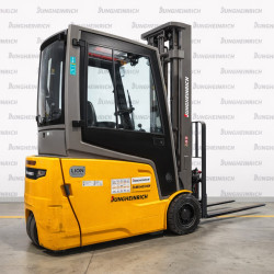 Used electric counterbalance truck - Jungheinrich EFG 220