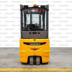 Used electric counterbalance truck - Jungheinrich EFG 220