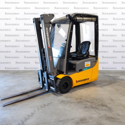 Electrostivuitor Jungheinrich EFG 115, capacitate 1500 kg, înălțime de ridicare 4500 mm