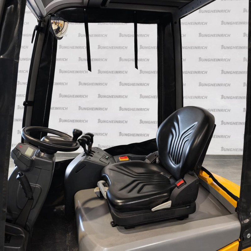 Electrostivuitor Jungheinrich EFG 115, capacitate 1500 kg, înălțime de ridicare 4500 mm