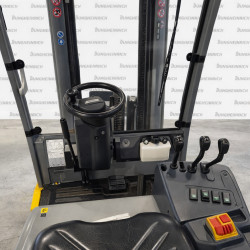 Electrostivuitor Jungheinrich EFG 115, capacitate 1500 kg, înălțime de ridicare 4500 mm