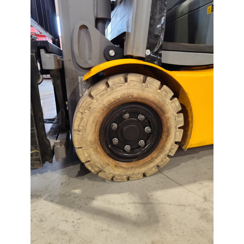 Electrostivuitor Jungheinrich EFG 215, capacitate 1500 kg, înălțime de ridicare 4800 mm