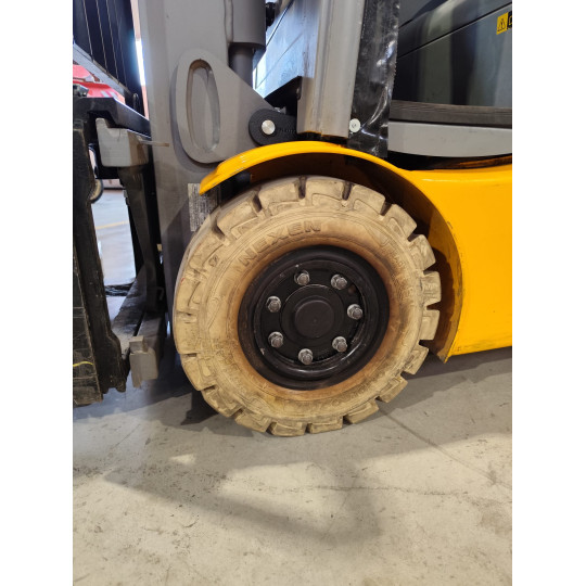 Electrostivuitor Jungheinrich EFG 215, capacitate 1500 kg, înălțime de ridicare 4800 mm