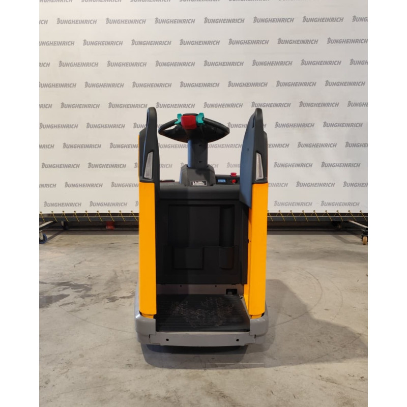 Electric ride-on pallet truck Jungheinrich ERE 120, capacity 2000 kg