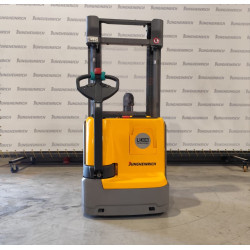 Transpalet electric cu catarg Jungheinrich EJC 112 - Jungheinrich shop !