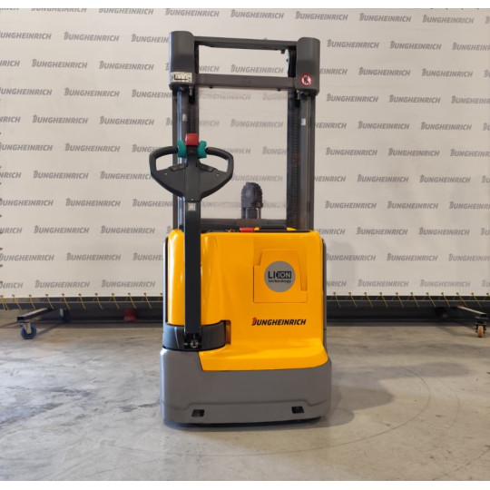 Transpalet electric cu catarg Jungheinrich EJC 112 - Jungheinrich shop !