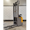 Transpalet electric cu catarg Jungheinrich ERC 212, capacitate 1200 kg, înălțime de ridicare 4100 mm