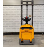Transpalet electric cu catarg Jungheinrich ERC 212, capacitate 1200 kg, înălțime de ridicare 4100 mm