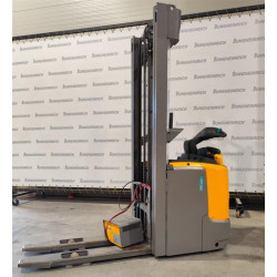 Transpalet electric cu catarg Jungheinrich ERC 212, capacitate 1200 kg, înălțime de ridicare 3600 mm