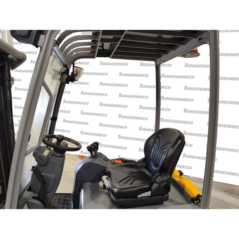 Electrostivuitor Jungheinrich EFG 115, capacitate 1500 kg, înălțime de ridicare 4500 mm