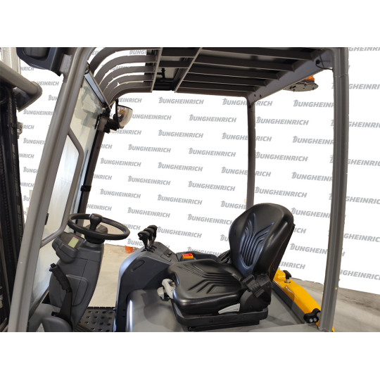 Electrostivuitor Jungheinrich EFG 115, capacitate 1500 kg, înălțime de ridicare 4500 mm