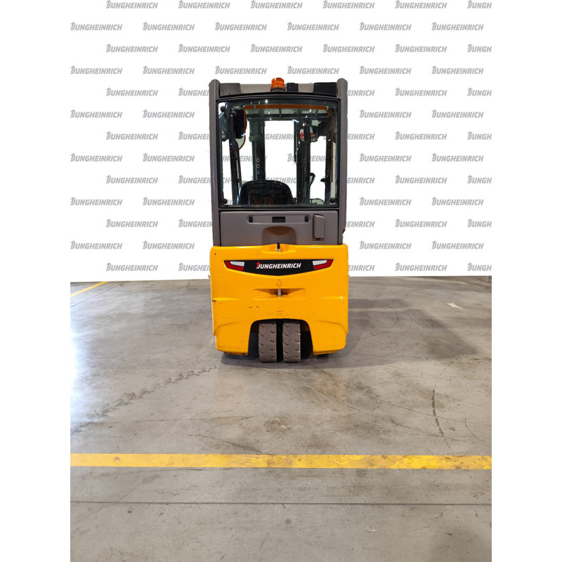 Electrostivuitor Jungheinrich EFG 215, capacitate 1500 kg, înălțime de ridicare 4800 mm
