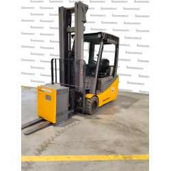 Used electric counterbalance truck - Jungheinrich EFG 220