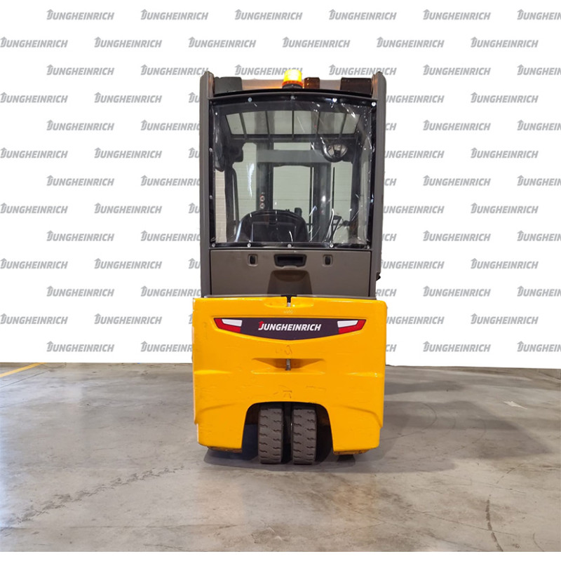 Used electric counterbalance truck - Jungheinrich EFG 220