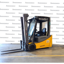 Electrostivuitor Jungheinrich EFG 220, capacitate 2000 kg, înălțime de ridicare 4400 mm