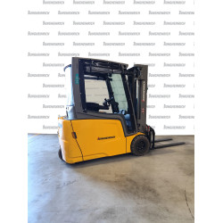 Electrostivuitor Jungheinrich EFG 220, capacitate 2000 kg, înălțime de ridicare 4400 mm