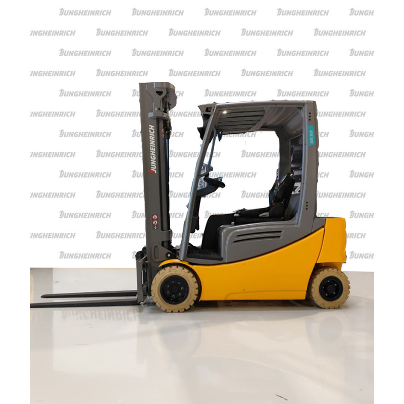 Electrostivuitor Jungheinrich EFG 320, capacitate 2000 kg, înălțime de ridicare 5000 mm