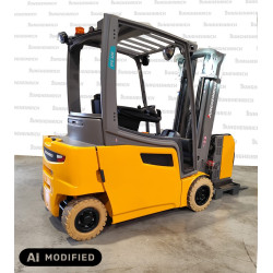 Electrostivuitor Jungheinrich EFG 320, capacitate 2000 kg, înălțime de ridicare 4400 mm