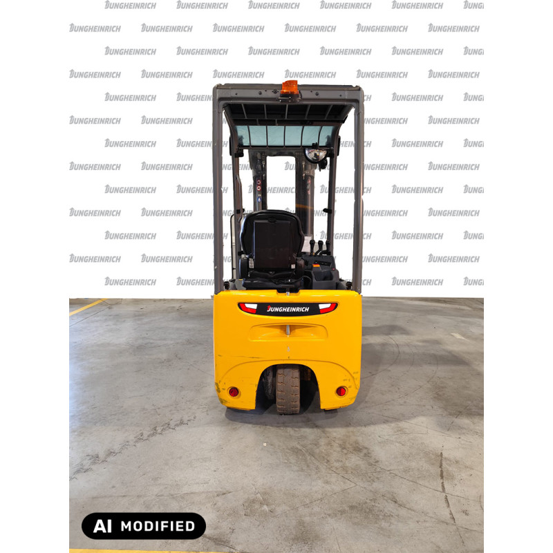 Electrostivuitor Jungheinrich EFG 115, capacitate 1500 kg, înălțime de ridicare 4500 mm