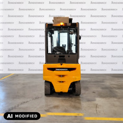 Electrostivuitor Jungheinrich EFG 320, capacitate 2000 kg, înălțime de ridicare 5500 mm